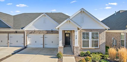 110 Saddlewood Ln, Hendersonville