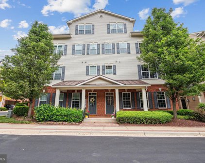 23205 Roberts Tavern Dr Unit #2239, Clarksburg