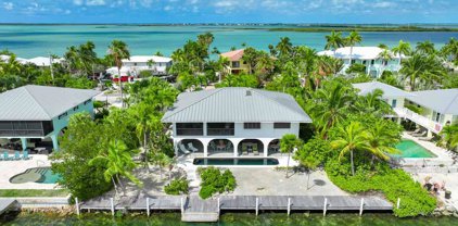 305 S Point Drive, Sugarloaf