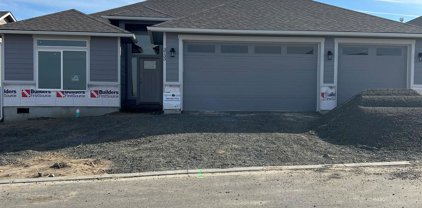 3733 S Wilson Pl Unit 123, Kennewick