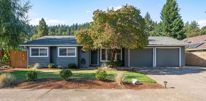 215 WALNUT AVE, Silverton