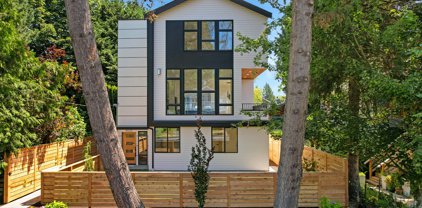 9020 4th Avenue NW, Seattle