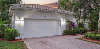 2553 Bay Pointe Dr, Weston