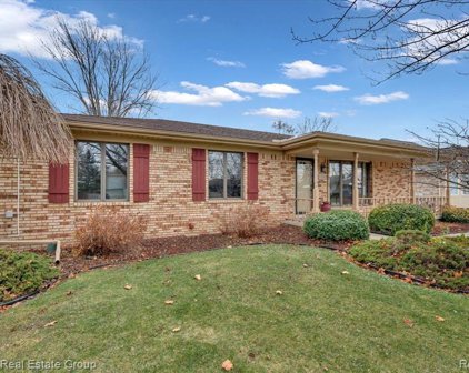 37430 DUNDEE, Sterling Heights