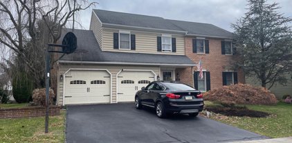 820 Redwood Ave, Reading