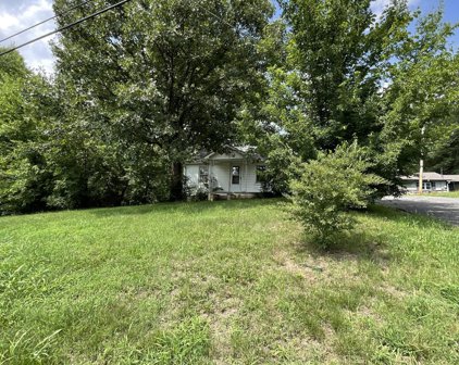 648 Middle Creek Rd, Sevierville
