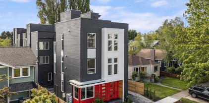 8317 D 14th Avenue NW, Seattle