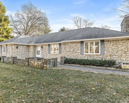 689 Hillcrest Drive, Greenwood