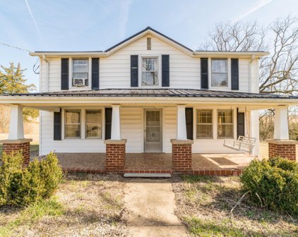 5180 Dews Road, Hurt