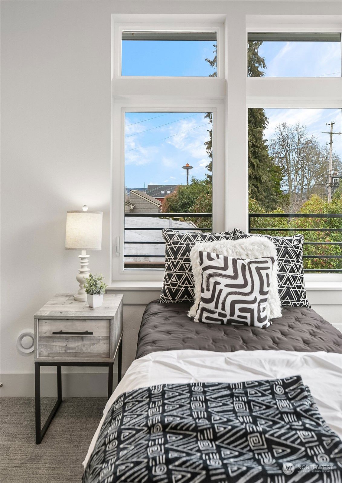 1514 Bigelow Avenue N, Seattle MLS 2040278 Skyline Properties, Inc