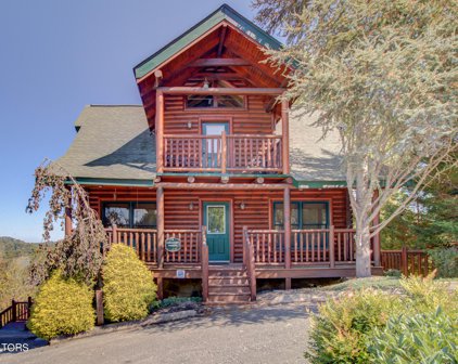 2305 Hollow Branch Way, Pigeon Forge