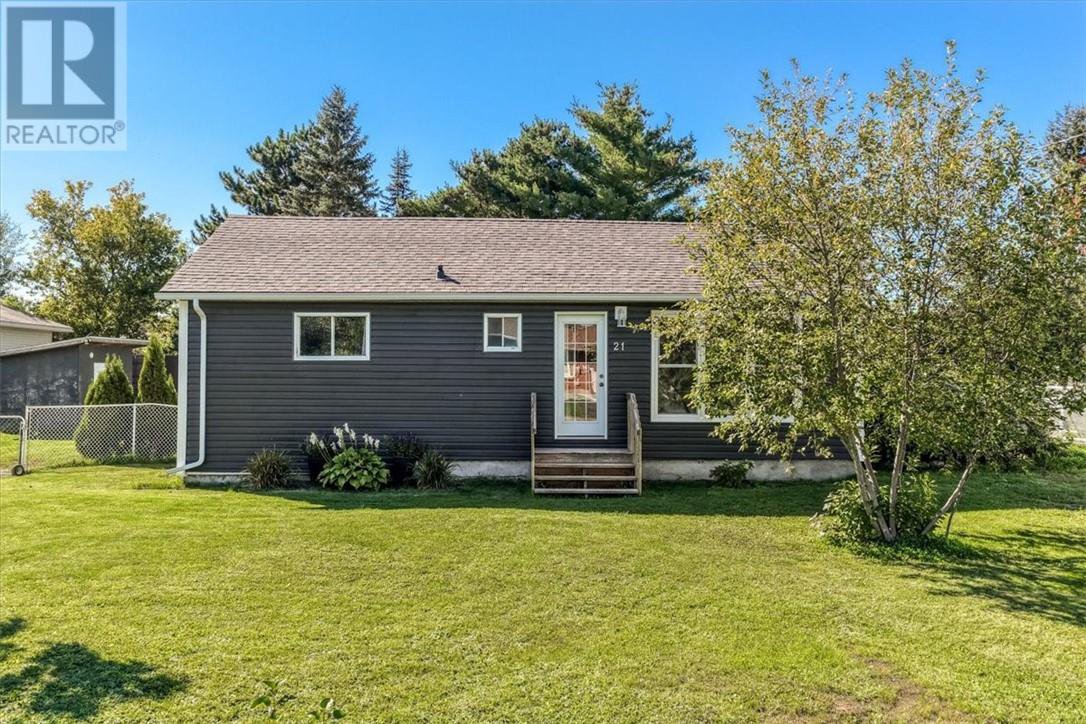 Listing exterior photograph of 21 Roberta Avenue, Dowling