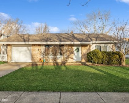 136 Richmond Drive, Bolingbrook