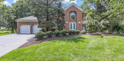 83 Annette Drive, Marlboro