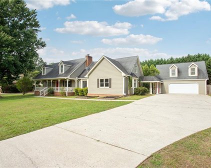 135 Monticello Way, Fayetteville