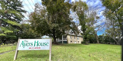 402 N Court St, Fayetteville