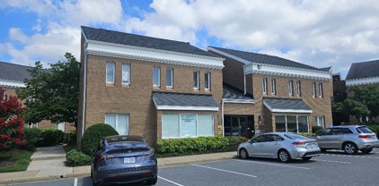 3887 Plaza Dr, Fairfax