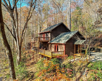 495 Fox Trot Road, Clayton