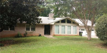 328 Charles Place, Roswell