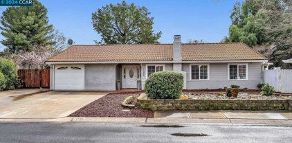 1586 Placer Dr, Concord