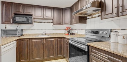 7165 133 Street Unit 102, Surrey