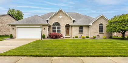 642 RAINTREE Drive, Avon