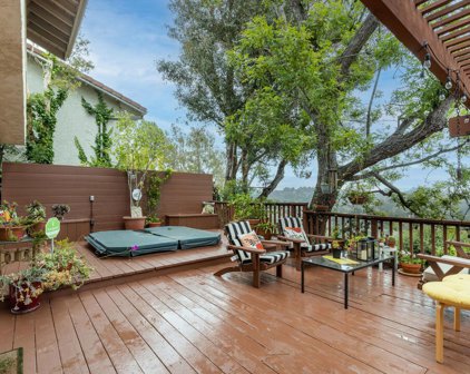 10136  Hollow Glen Cir, Los Angeles