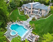 33 Cow Lane, Great Neck image