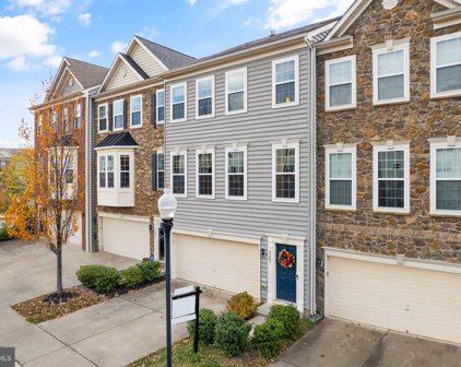 9205 Charleston Dr, Manassas