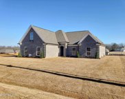 112 Honor Cove, Senatobia image