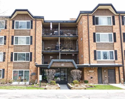 1127 S Old Wilke Road Unit #103, Arlington Heights