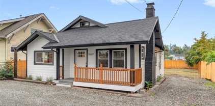 5607 Milwaukee Avenue E, Puyallup