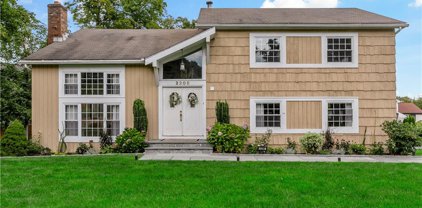 2208 Crompond Road, Yorktown
