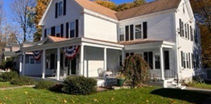63 Maple Ave, Shrewsbury