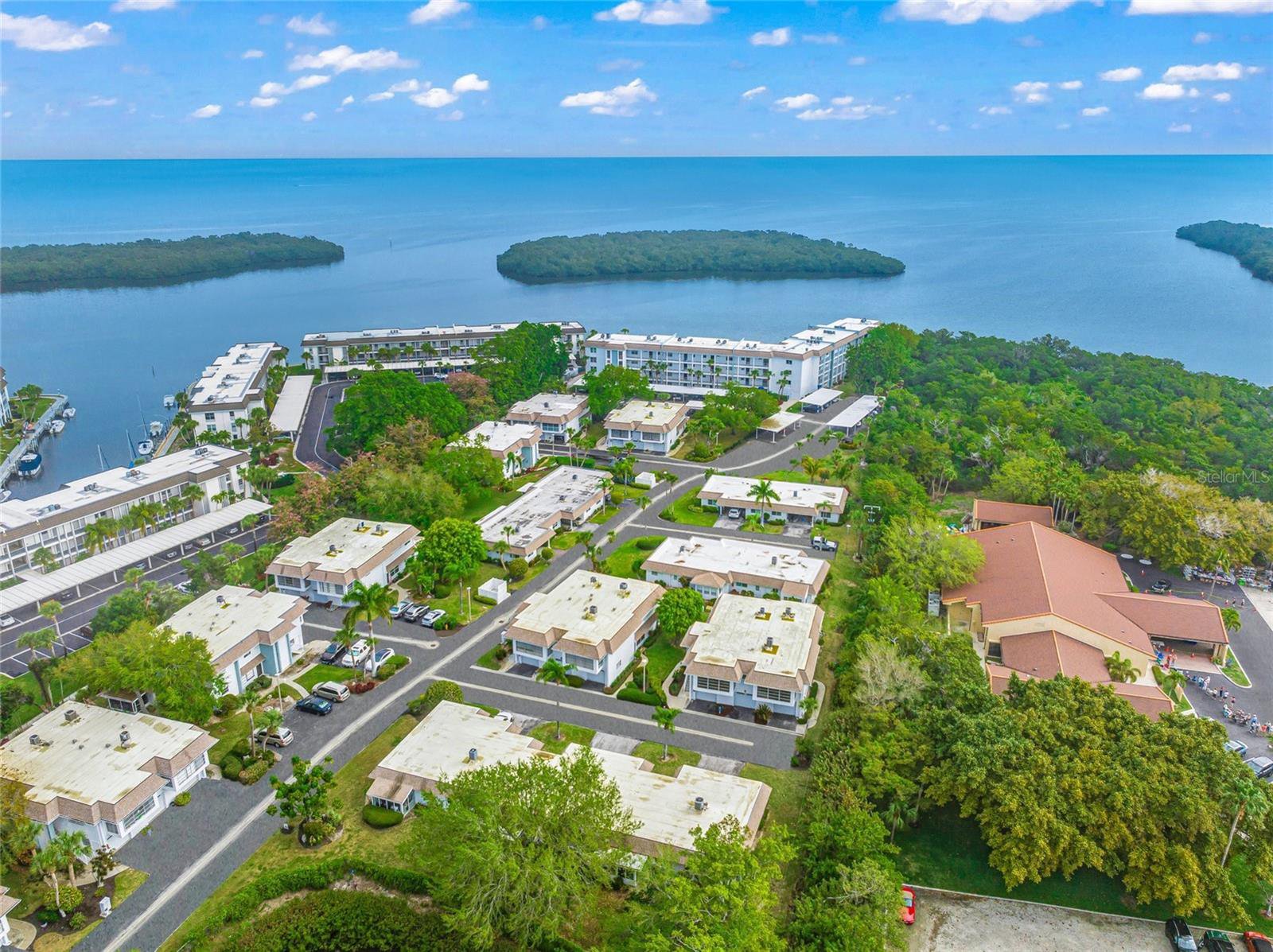 542 Sutton Place, Longboat Key, 34228