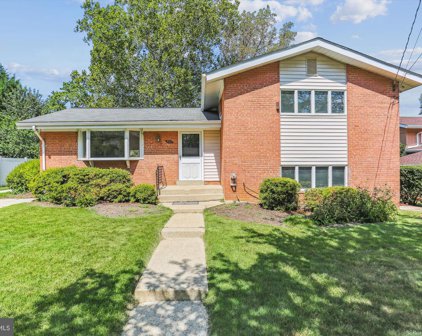 6313 Carnegie Dr, Bethesda