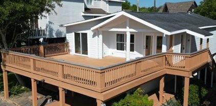 2218 Coveside Street, Kemah