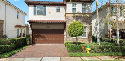 5305 Falcon Trl, Davie