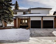 184 Canterville Drive Sw, Calgary image