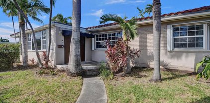 1671 S Treasure Dr, North Bay Village