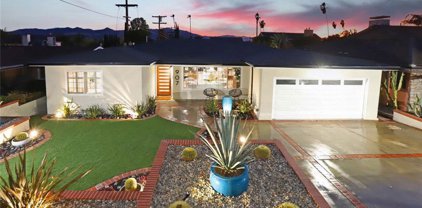 907 S Bel Aire Drive, Burbank