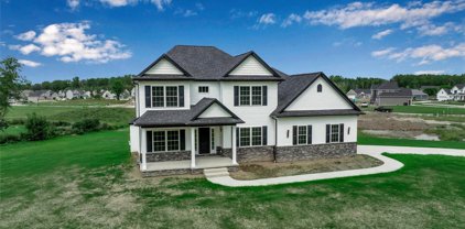 2 Golden Crescent  Way, Orchard Park-146089