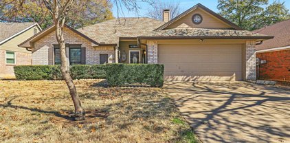 2704 Knoll  Trail, Euless