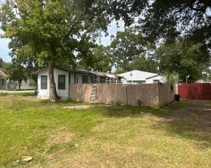 205 Earl Street, Clute