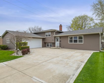 1304 Clyde Drive, Naperville