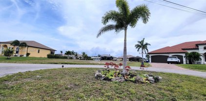 407 Nw 39th Ave, Cape Coral