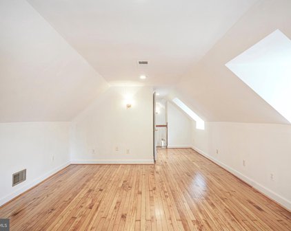 100 S Barton St, Arlington