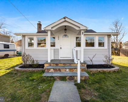 1632 Hilltop Rd, Edgewater