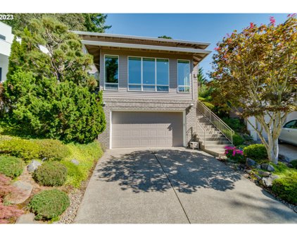 7 SPINOSA, Lake Oswego