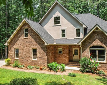 5267 Wydella Sw Road, Lilburn